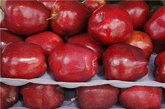 一堆,红苹果