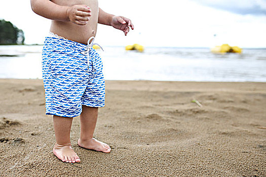 男婴,站立,海滩