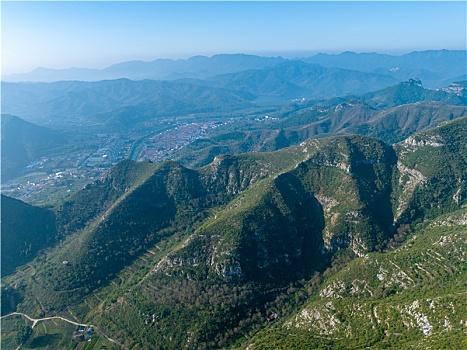 航拍济南章丘山区风光