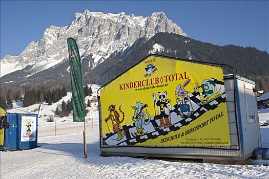 广告,滑雪坡,正面,楚格峰,山,埃尔瓦尔德,提洛尔,奥地利,欧洲