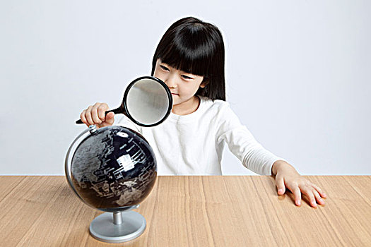 小女孩,看,地球,放大镜