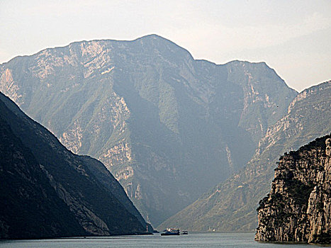 长江三峡峡谷,巫峡