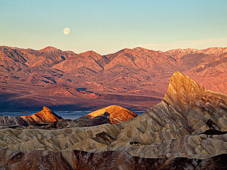 美国,加利福尼亚,死亡谷国家公园,月亮,日落,日出,上方,山脉