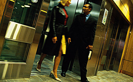 商务人士,职业女性,离开,电梯