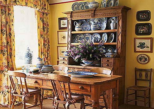 传统,黄色,餐厅,松树,桌子,椅子,爱尔兰,柜橱,展示,收集,蓝色,白色