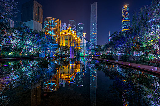 广州珠江新城花城汇广场夜景