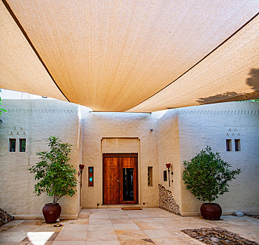 迪拜沙漠保护区中心的阿玛哈豪华精选沙漠水疗度假酒店门庭