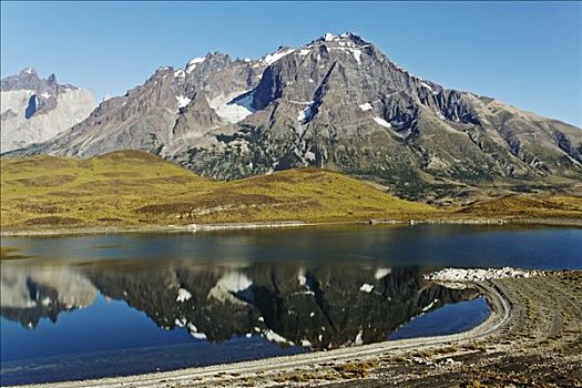 反射,泻湖,托雷德裴恩国家公园,巴塔哥尼亚,智利,南美
