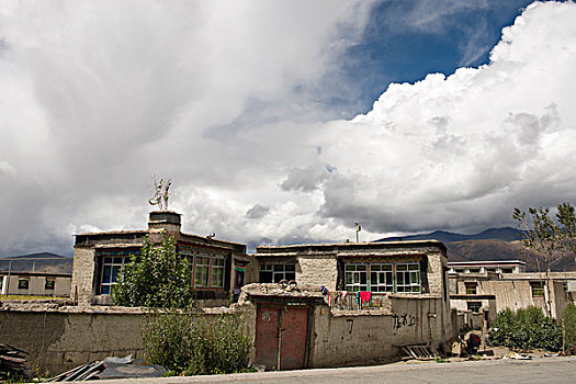 西藏定日县民居