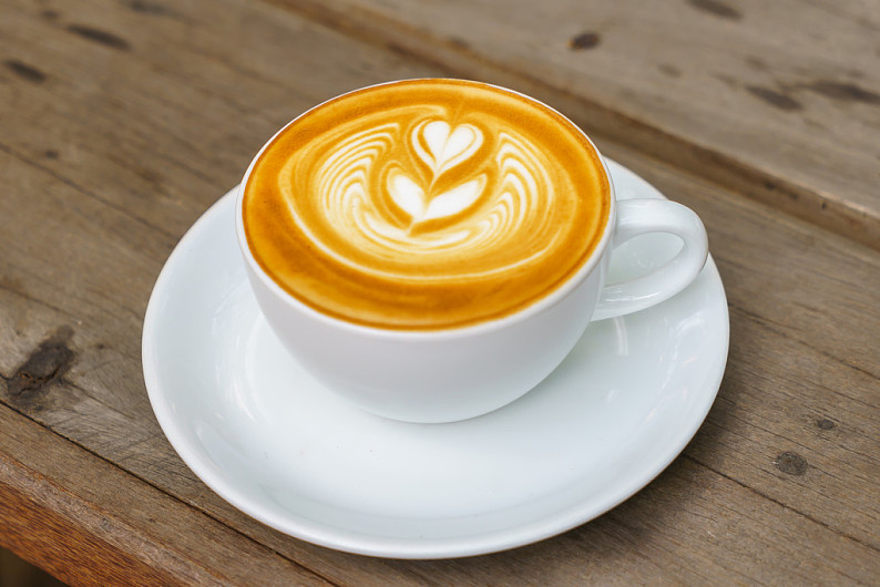 拿铁咖啡,咖啡,艺术,木桌子_高清图片_全景视觉