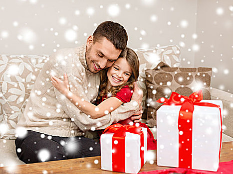 家庭,圣诞节,圣诞,冬天,高兴,人,概念,微笑,父亲,女儿,搂抱