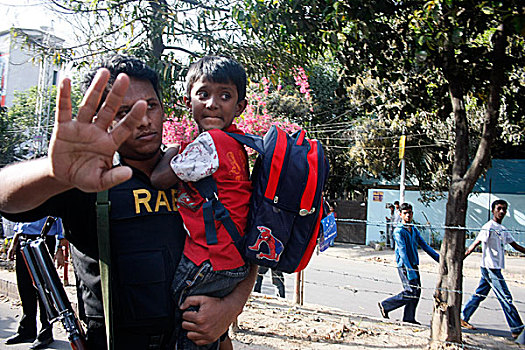 人员,孩子,室外,总部,叛逆,军人,家庭,军队,军官,达卡,孟加拉,二月,2009年