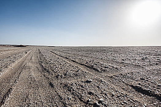 中国西部荒野道路