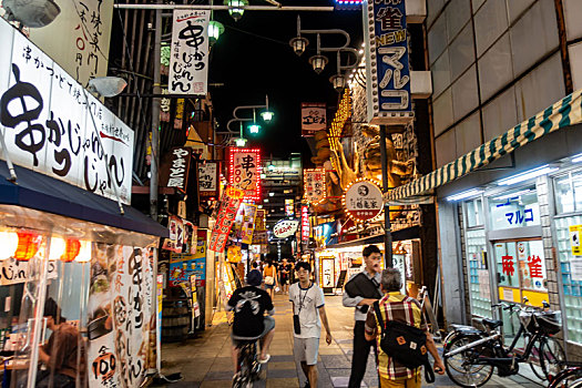 日本大阪通天阁商圈商业街夜景