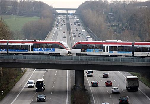 列车,穿过,高速公路,靠近,北莱茵威斯特伐利亚,德国,欧洲
