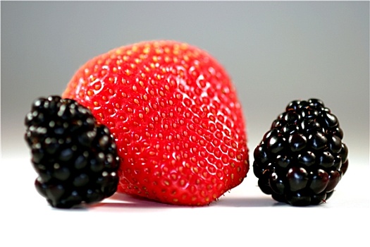 草莓,黑莓