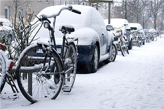 积雪,自行车,汽车