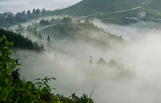 重庆酉阳,夕阳无限美,点灯祈福长