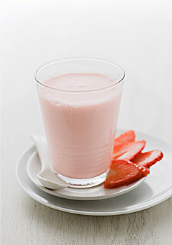 玻璃杯,草莓奶昔,新鲜,草莓