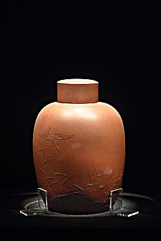 清代,宜兴窑,紫砂泥绘芦雁纹茶叶罐,故宫博物院,藏