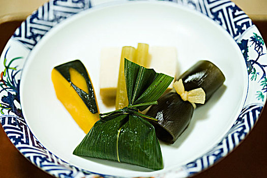 种类,日本料理,盘子,笋瓜,豆腐,酱菜,叶子,包装,米饭