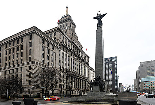 多伦多市名胜加拿大人寿保险公司和南非战争纪念碑