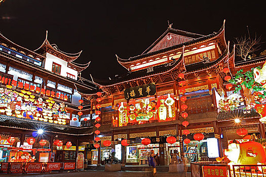 上海豫园华宝楼夜景