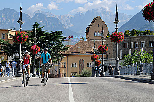 伴侣,骑,电,自行车,博尔查诺,省,意大利,欧洲