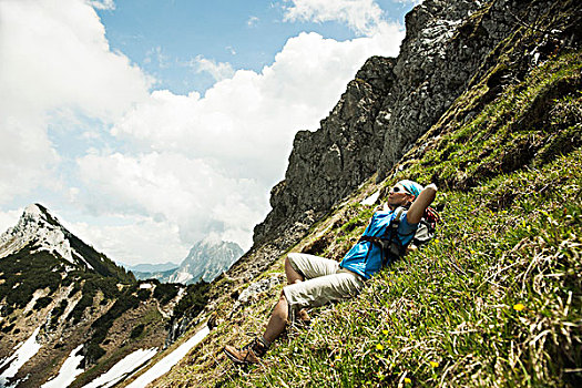 成年,女人,躺着,草,远足,山,山谷,奥地利