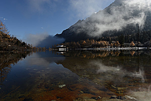 毕棚沟四姑娘山的背景