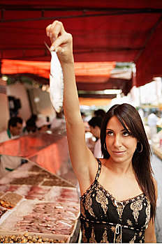 女人,拿着,鱼肉,街边市场,圣保罗,巴西