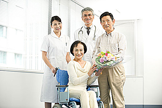 医生,护理,老年,夫妻,轮椅