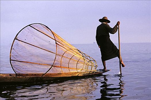 缅甸,掸邦,茵莱湖,捕鱼,小船,鱼,困境