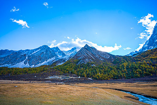 稻城亚丁秋色,秋季风光,高原雪山摄影,四川,甘孜州,秋天风景,自然风光摄影,仙乃日,央迈勇,夏诺多吉,三大神山,2020年