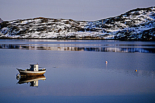挪威,诺尔兰郡,罗浮敦群岛,小,船,靠近