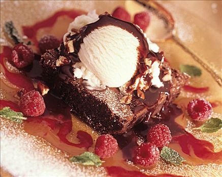 核仁巧克力饼,香草冰淇淋,热,软糖,树莓
