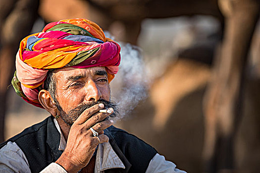头像,男人,缠头巾,吸烟,香烟,普什卡,拉贾斯坦邦,印度,亚洲