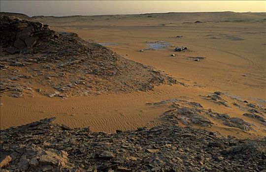 岩石构造,利比亚沙漠