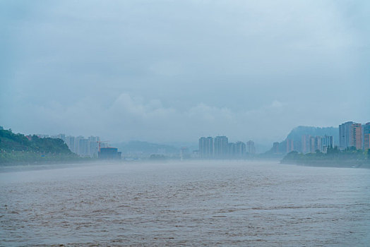 雨中雨城