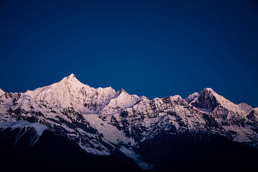 梅里雪山