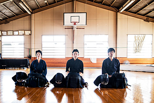 女性,两个,男性,日本,剑道,好斗,跪着,木地板,沉思