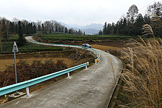 贵州遵义实施农村,组组通,公路大决战,三年要修1,6万公里