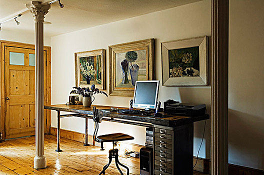 现代,书桌,两个,金属,柱子,房间,郊区住宅