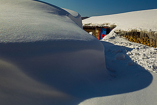 威虎山雪村风光