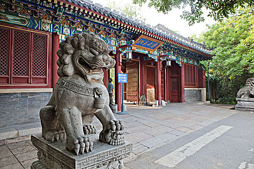 北京大學大門