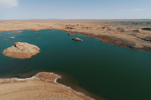 新疆哈密,戈壁深处惊现,水上,雅丹景观