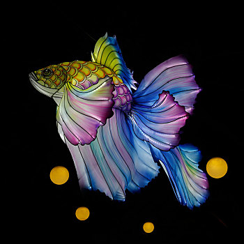 色彩淡雅的金鱼造型彩灯