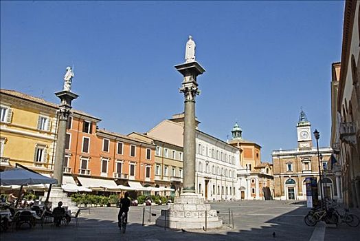 两个,雕像,柱子,波波罗广场,城镇广场,拉文纳,艾米利亚-罗马涅大区,意大利