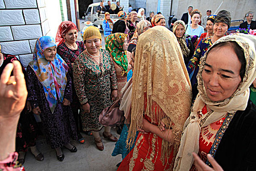 维吾尔族婚礼接亲