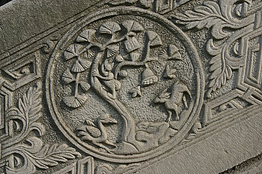 大运河旁扬州穆斯林普哈丁墓园栏杆上的石刻图案
